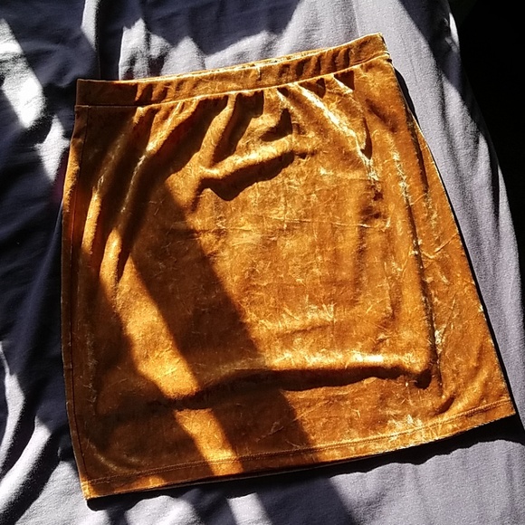 Forever 21 Dresses & Skirts - F21 velvet skirt